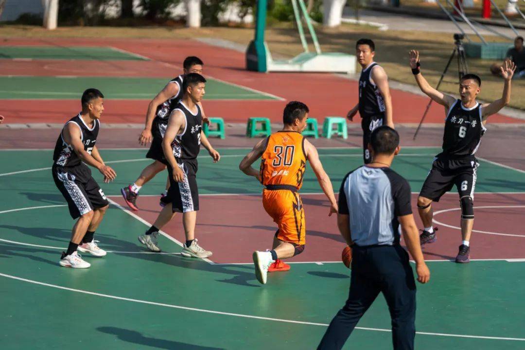 开云中国-Ming重返赛场，锐不可当首场状态出色，湖人观众沸腾！再创辉煌时刻的简单介绍-开云中国