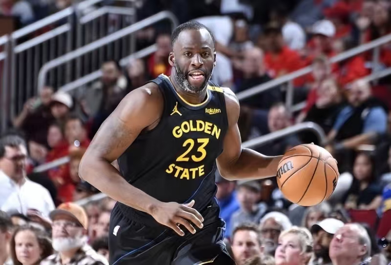 开云体育-夏洛特黄蜂迎英超关键赛，集结日临场应变，气氛紧张，训练强度明显提升-开云体育